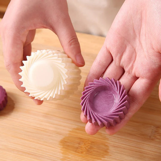 🥳2026 HOT SALE🎂Creative Double-Ended Pastry Mold