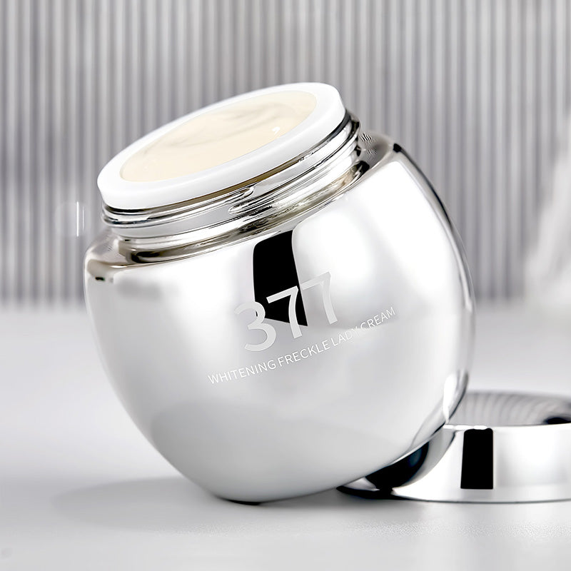 Bělící hydratační krém na obličej pro odstranění pih