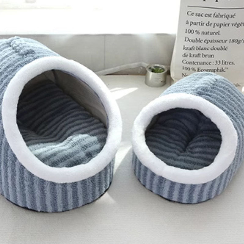 Hubane peidus olev lemmiklooma voodi