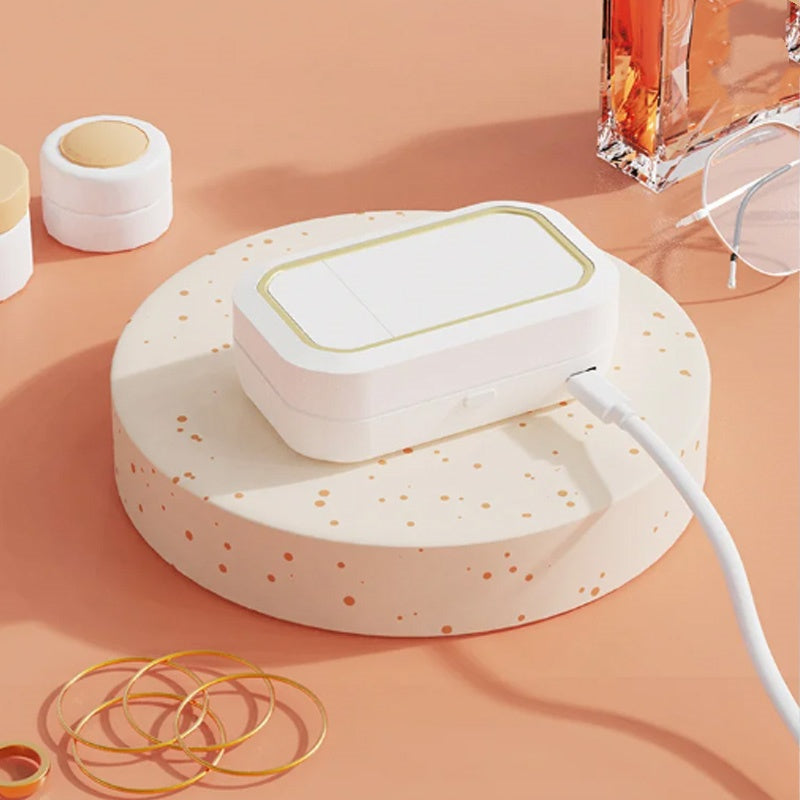 Chytrý dobíjecí čistič kontaktních čoček