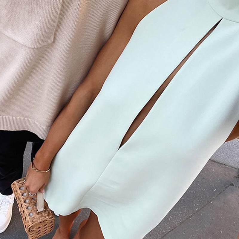 Minivestido de corte H con escote halter y bolsillo con abertura delantera de Date Night