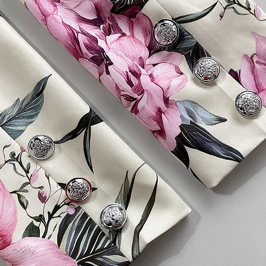 Savršen kratki sako s botaničkim cvjetnim uzorkom na preklop i duge rukave