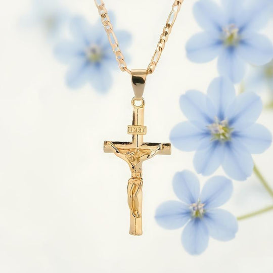 ✝️ ✨ Gold Crucifix Necklace – Detailed INRI Motif, Adjustable Figaro Chain & Hypoallergenic Finish 💛